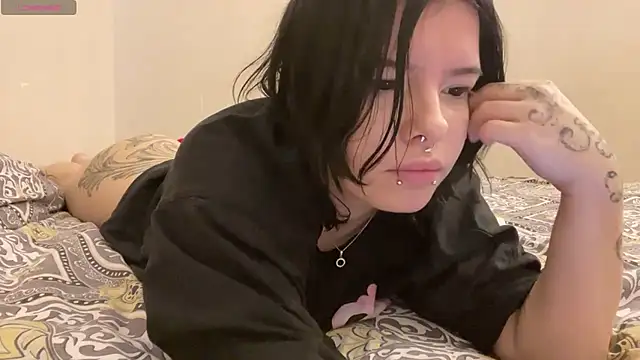 Cuddly_Kitten_ Live XXX-chat