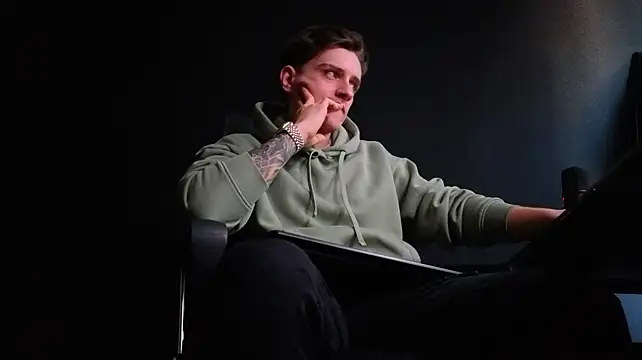 XXX chat uživo modela FelixStarkk