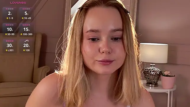 ElaraVance live XXX chat