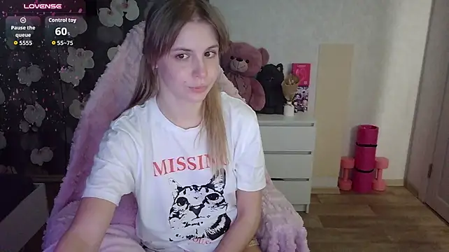 EmiliaMur_ Live XXX-chat