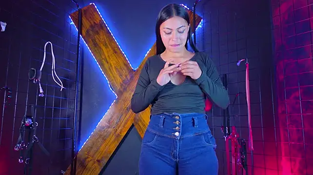 แชท XXX สดของ Aiiko_bdsm