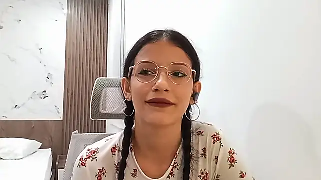 MandaForero's Live XXX Chat