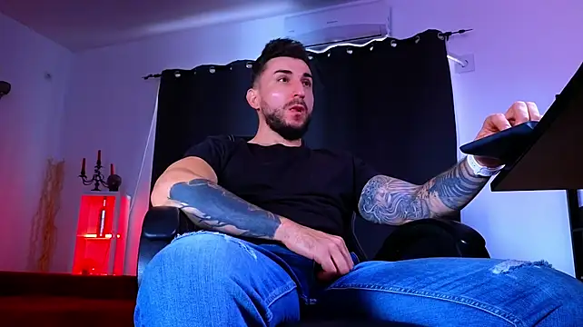 MightyAaron66 – Live XXX-chat