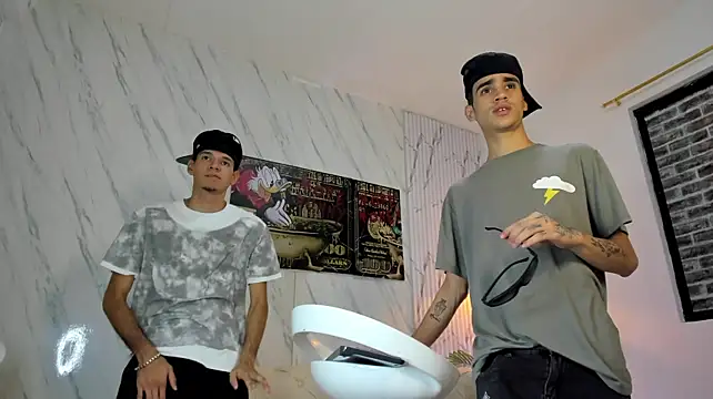 XXX chat uživo modela COOL_BOYS2