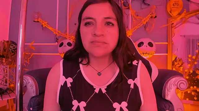 Chat XXX en directo de TaraTaylorr