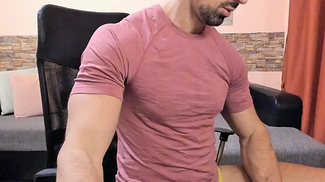 HotHunkTrainer Chat XXX in diretta