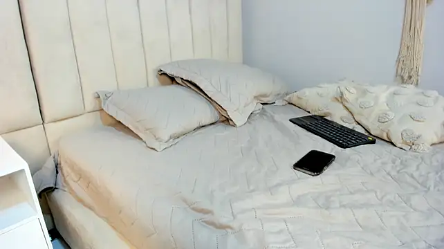 XXX chat uživo modela JustPhantom