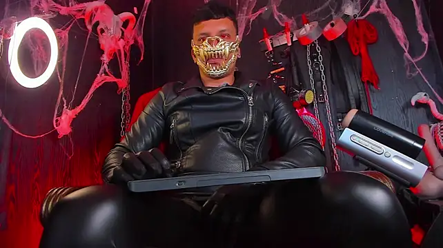 Master_Connor_BDSM élő XXX-chatje