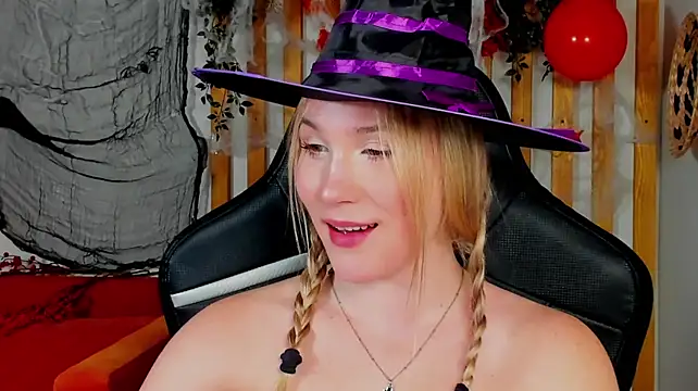 ElaraVoltage Chat XXX live