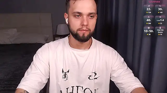 ChillyXO Show in webcam