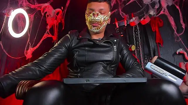 Živý XXX chat Master_Connor_BDSM