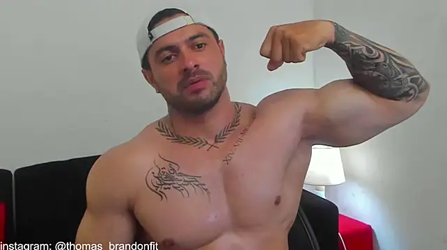 thomas_brandon – Live XXX-chat