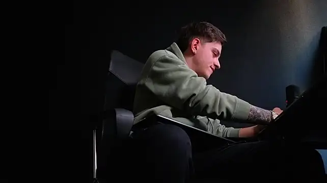 FelixStarkk Live XXX Chat