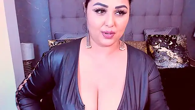 SelenaNoctis' Live XXX Chat