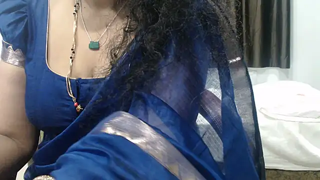 sunitha-3 Adlı Modelin Canlı XXX Sohbeti