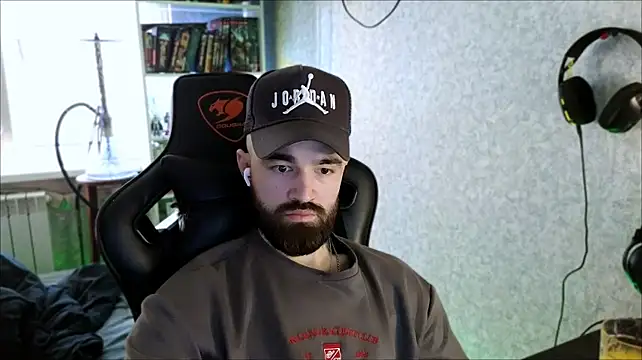 XXX chat uživo modela _Serious_Man