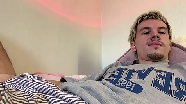 Jeremy1Scott Chat XXX live