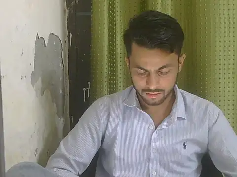 צ'אט XXX בשידור חי של Stubborndesiboy