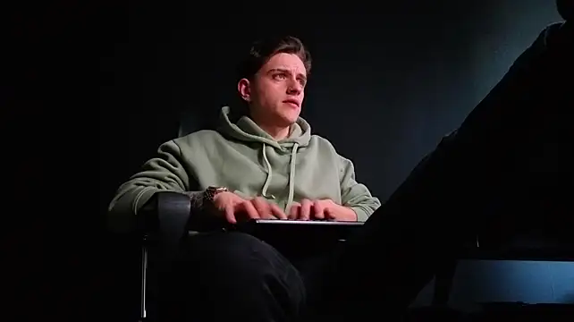Онлайн чат XXX FelixStarkk