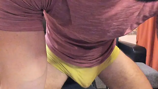 HotHunkTrainer XXX чат на живо