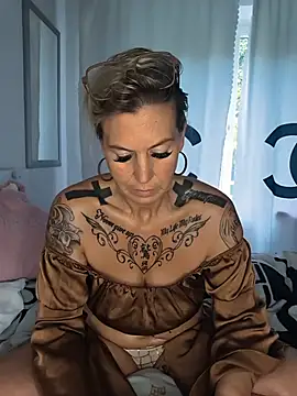 XXX chat uživo modela RoxyVale