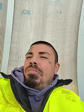 Berti3128 – Naživo XXX chat