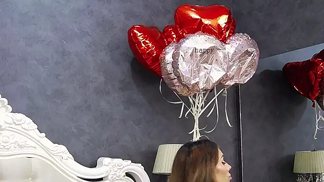 LaraDivine Live XXX-chat