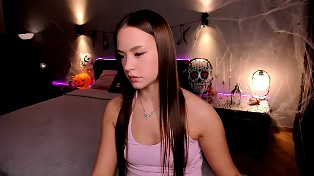 nyxietori Adlı Modelin Canlı XXX Sohbeti