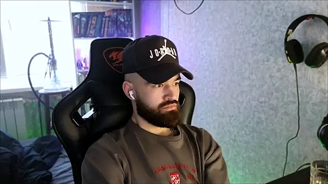 XXX chat uživo modela _Serious_Man