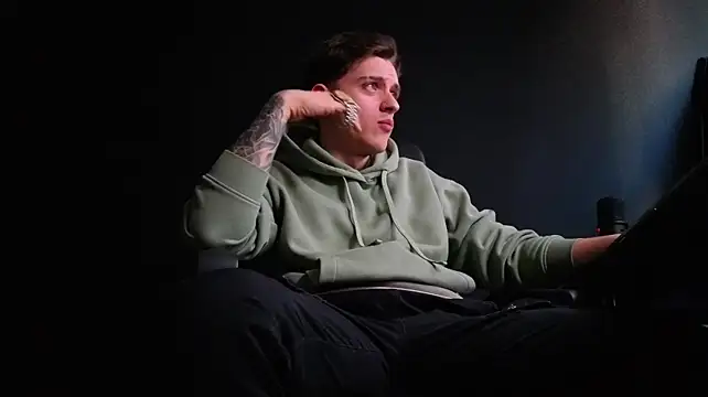 FelixStarkk – Naživo XXX chat