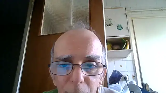 mariusica1@xh live XXX chat