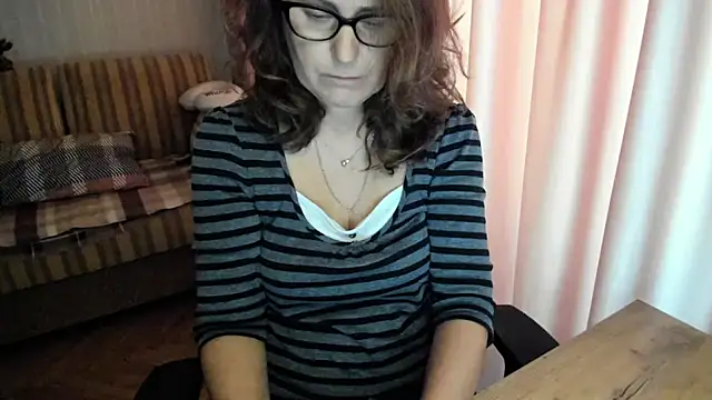 lauraoven Live XXX-chat