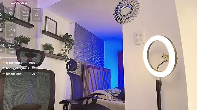 Živý XXX chat ARON_TAYLER01