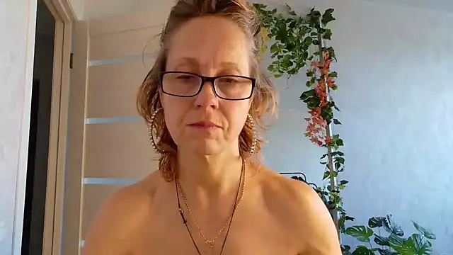 LioraWeiss' Live XXX Chat