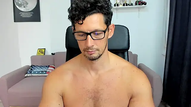 BrutusK08's Live XXX Chat