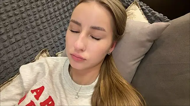 Chat +18 de ShelbaMitsuda ao vivo