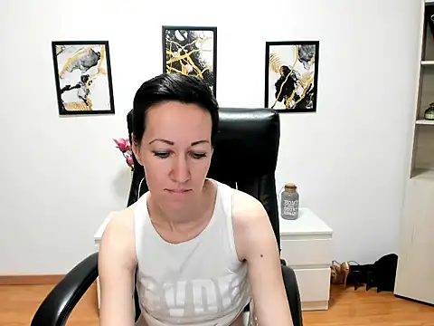 XXX chat uživo modela AyshaJoy