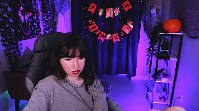 Lily_xBabe Chat XXX in diretta