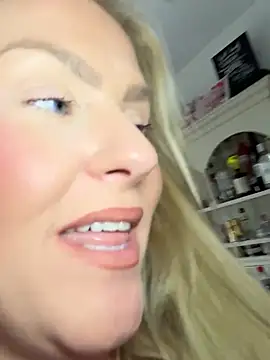 CharleighBaker Chat XXX in diretta