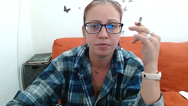 LadyHellene 现场XXX聊天