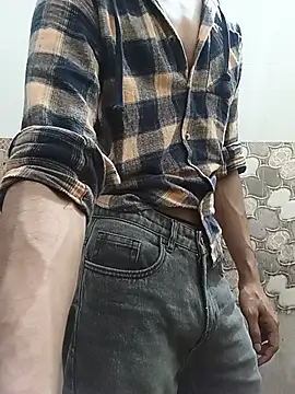 itsmemadhu2019's Webcam Show