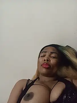 SEXYMOANSXX Live XXX-chat