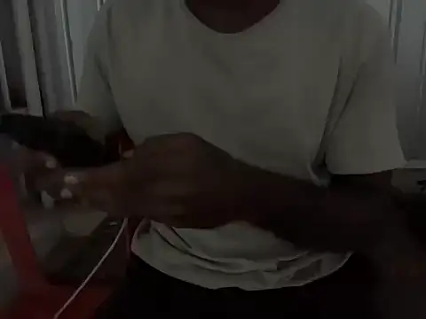 Tamilkingboy77 即時 XXX 聊天