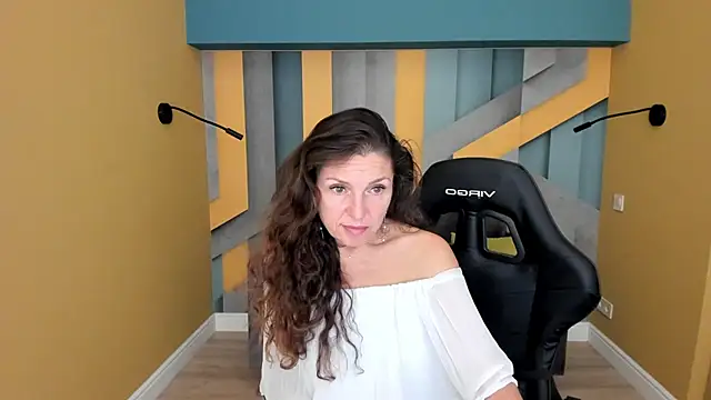 EllaLong's Live XXX Chat