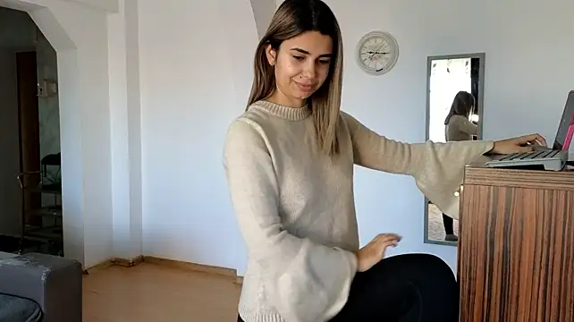 SianaLuxe Live XXX-chat