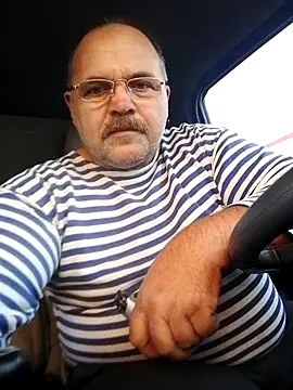 הופעת וובקאם של NuDisT_47