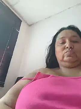 tistmature-69's Live XXX Chat