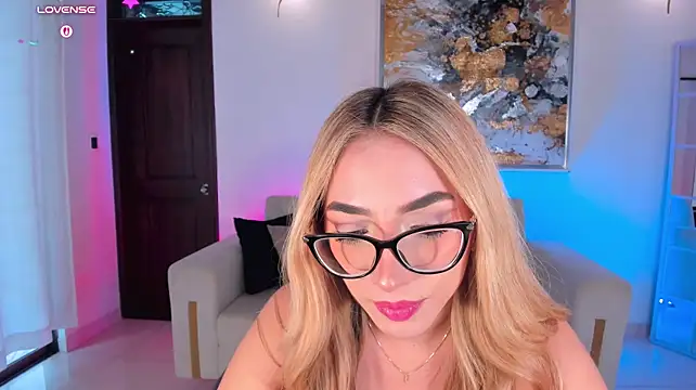 SophieLafont Adlı Modelin Canlı XXX Sohbeti