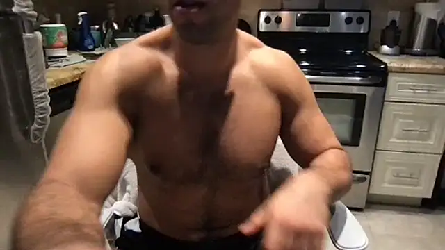 Živý XXX chat BigGuyMuscle
