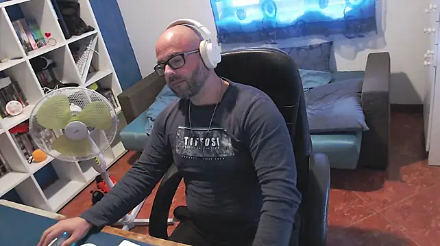 ravingr4d4 Chat XXX in diretta